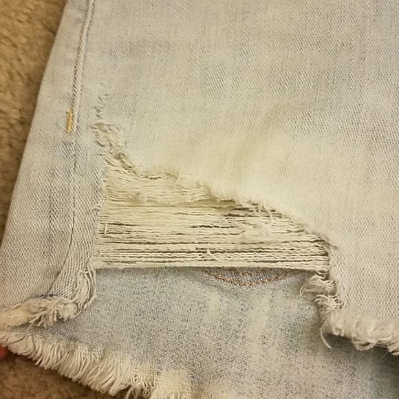 Distressed AE shorts - Picture 2 of 5